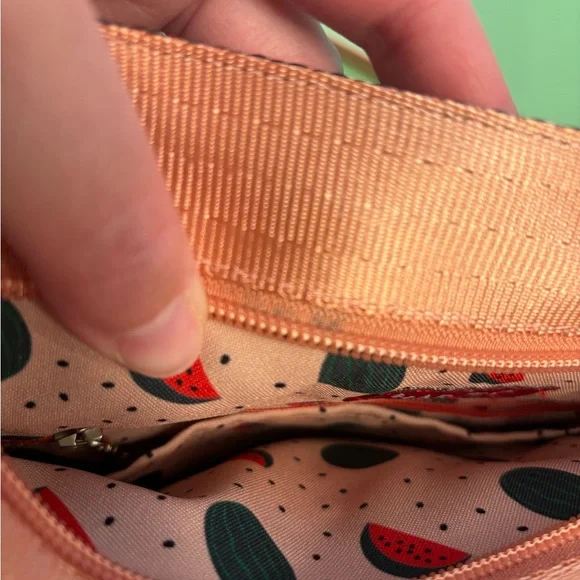 Harveys Watermelon streamline crossbody - Picture 7 of 7